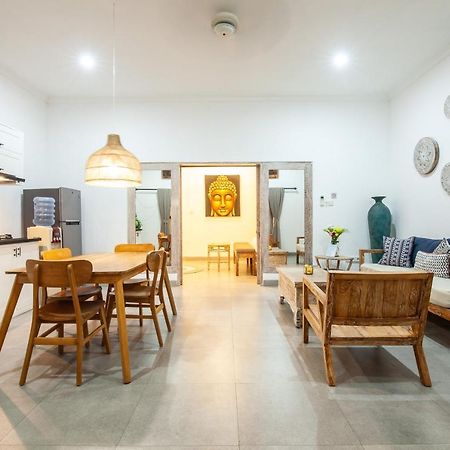 סמיניאק Ambermoon Villas מראה חיצוני תמונה