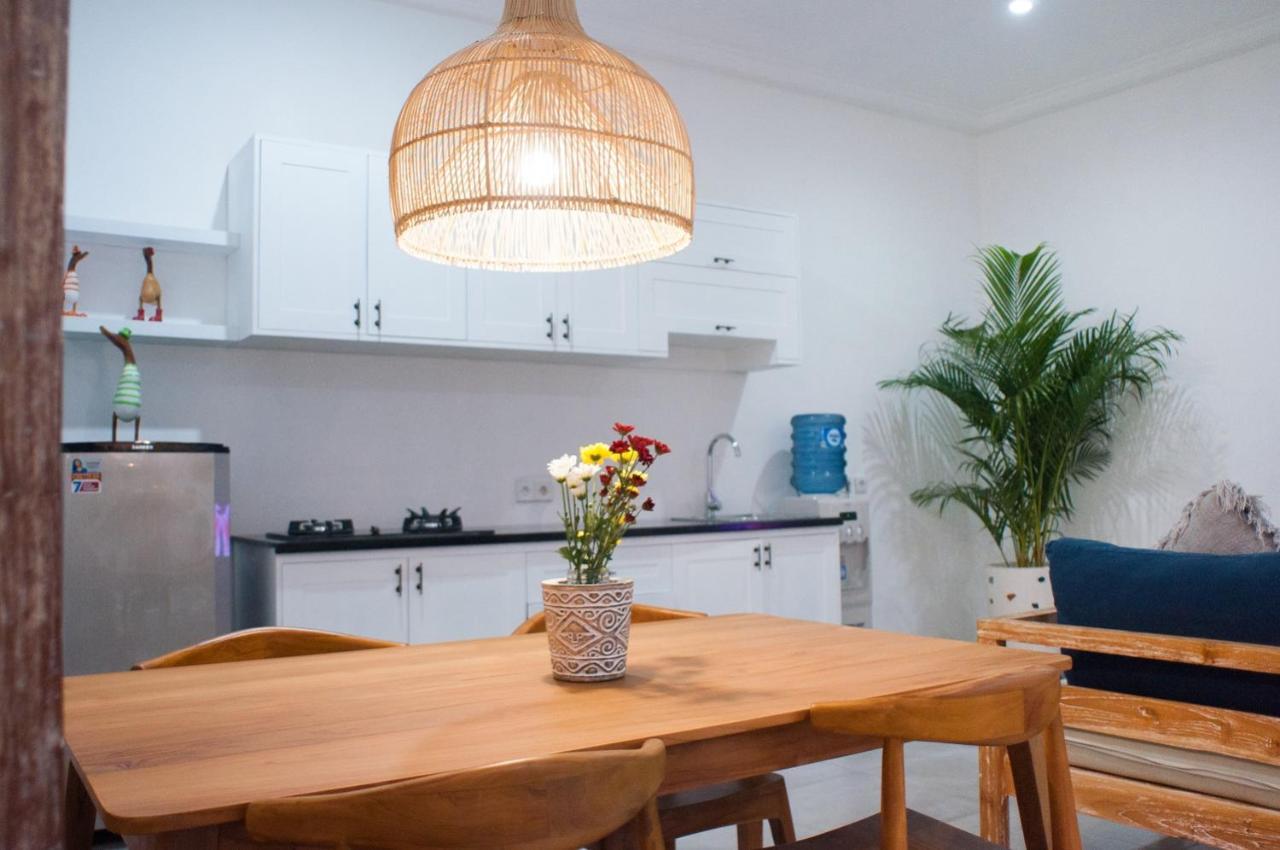 סמיניאק Ambermoon Villas מראה חיצוני תמונה