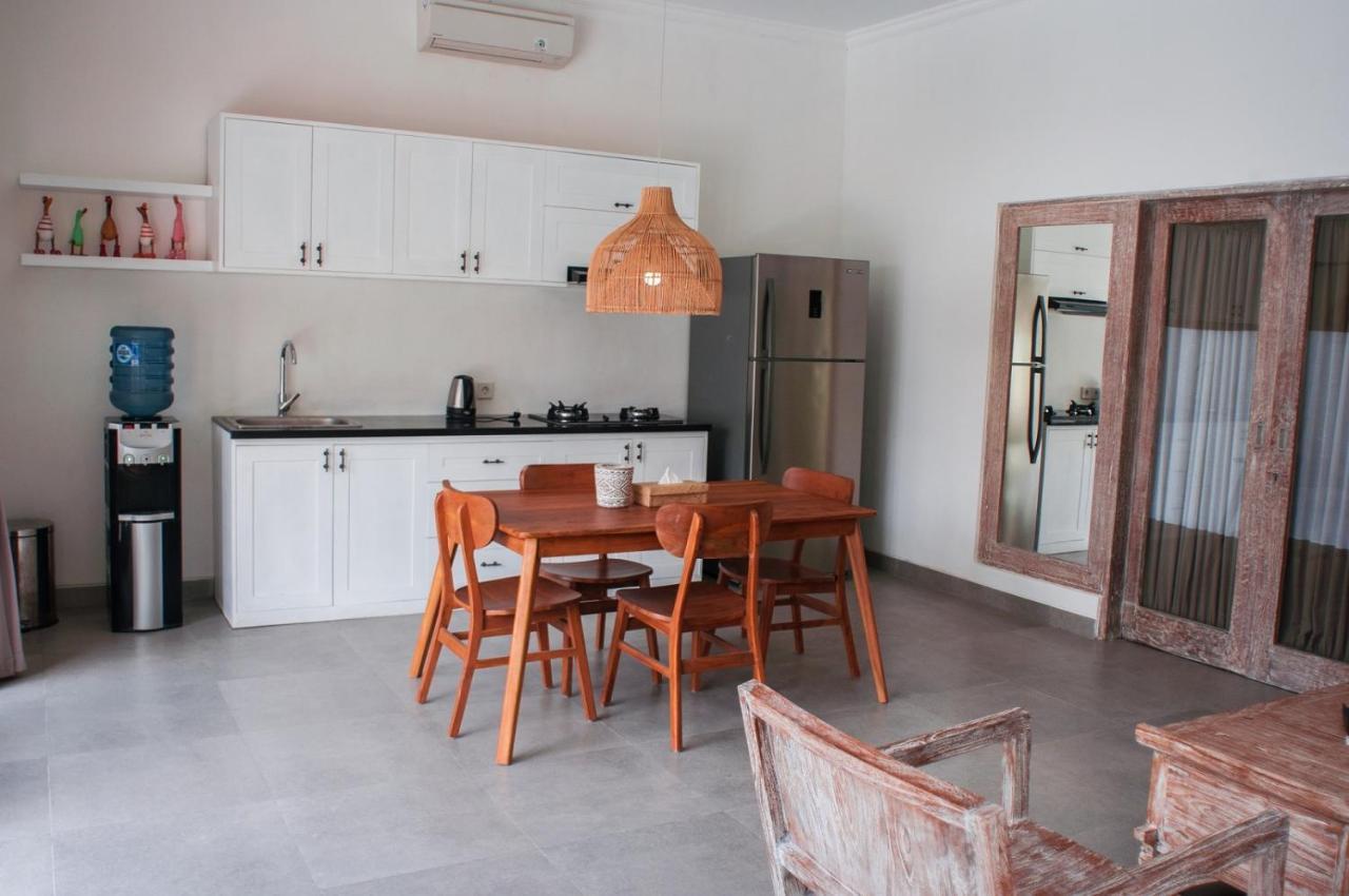 סמיניאק Ambermoon Villas מראה חיצוני תמונה