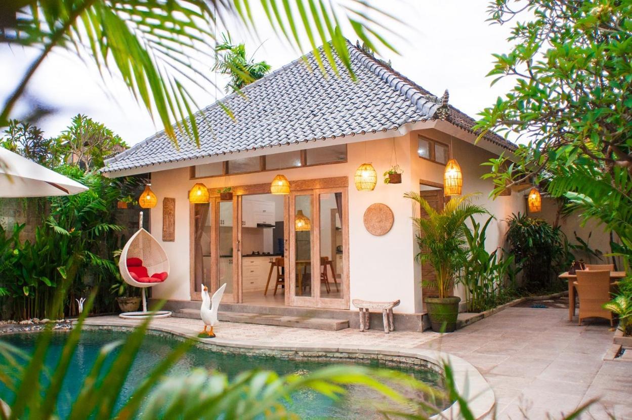 סמיניאק Ambermoon Villas מראה חיצוני תמונה
