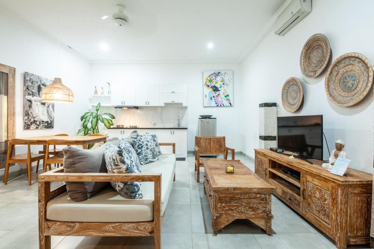 סמיניאק Ambermoon Villas מראה חיצוני תמונה