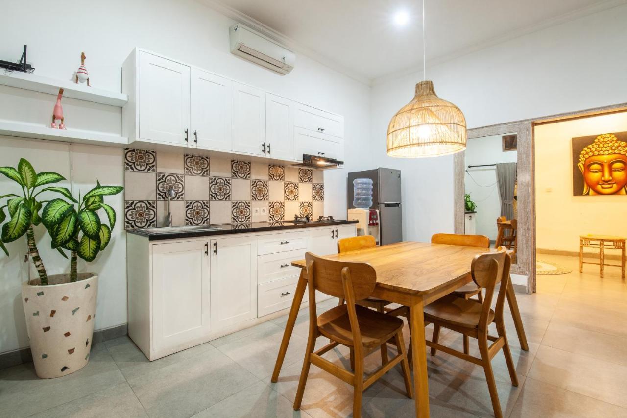 סמיניאק Ambermoon Villas מראה חיצוני תמונה