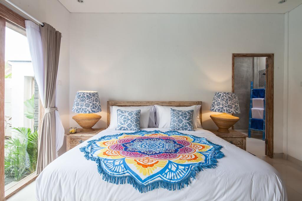 סמיניאק Ambermoon Villas מראה חיצוני תמונה