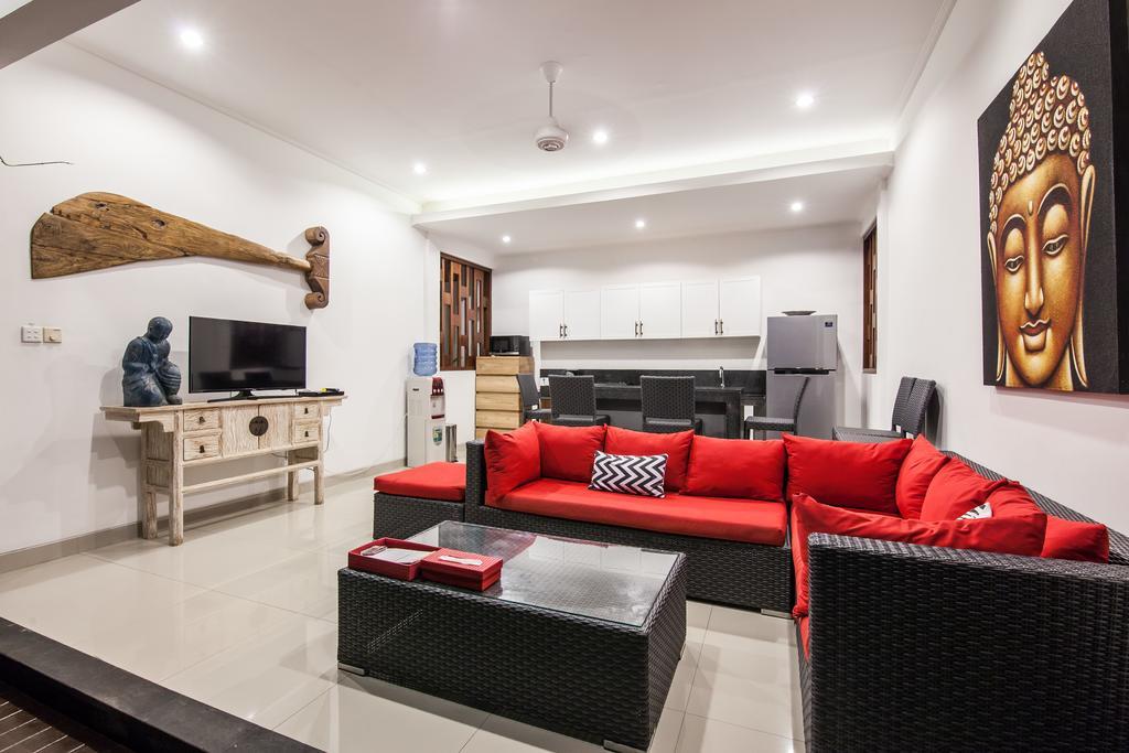 סמיניאק Ambermoon Villas מראה חיצוני תמונה