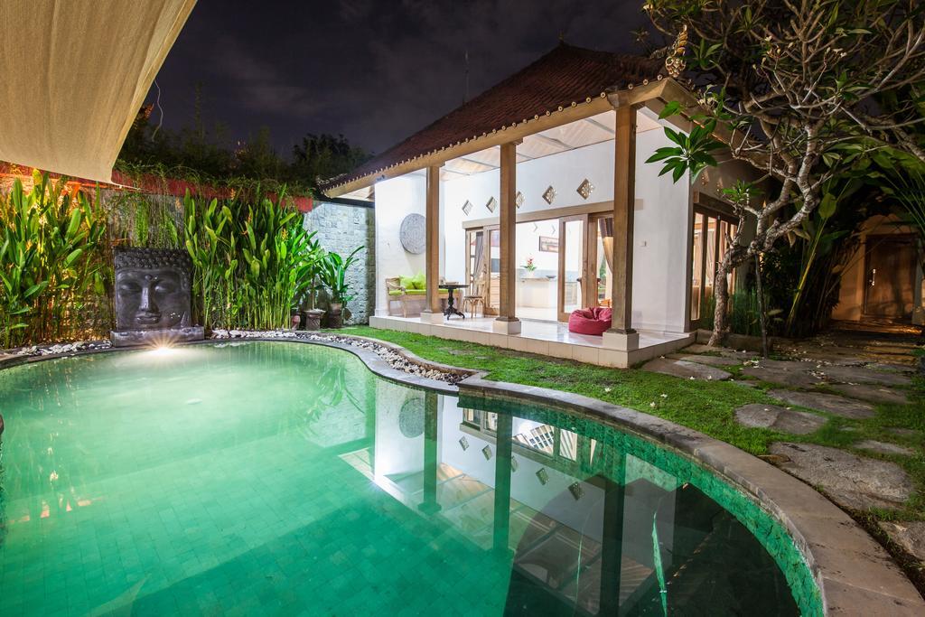 סמיניאק Ambermoon Villas מראה חיצוני תמונה