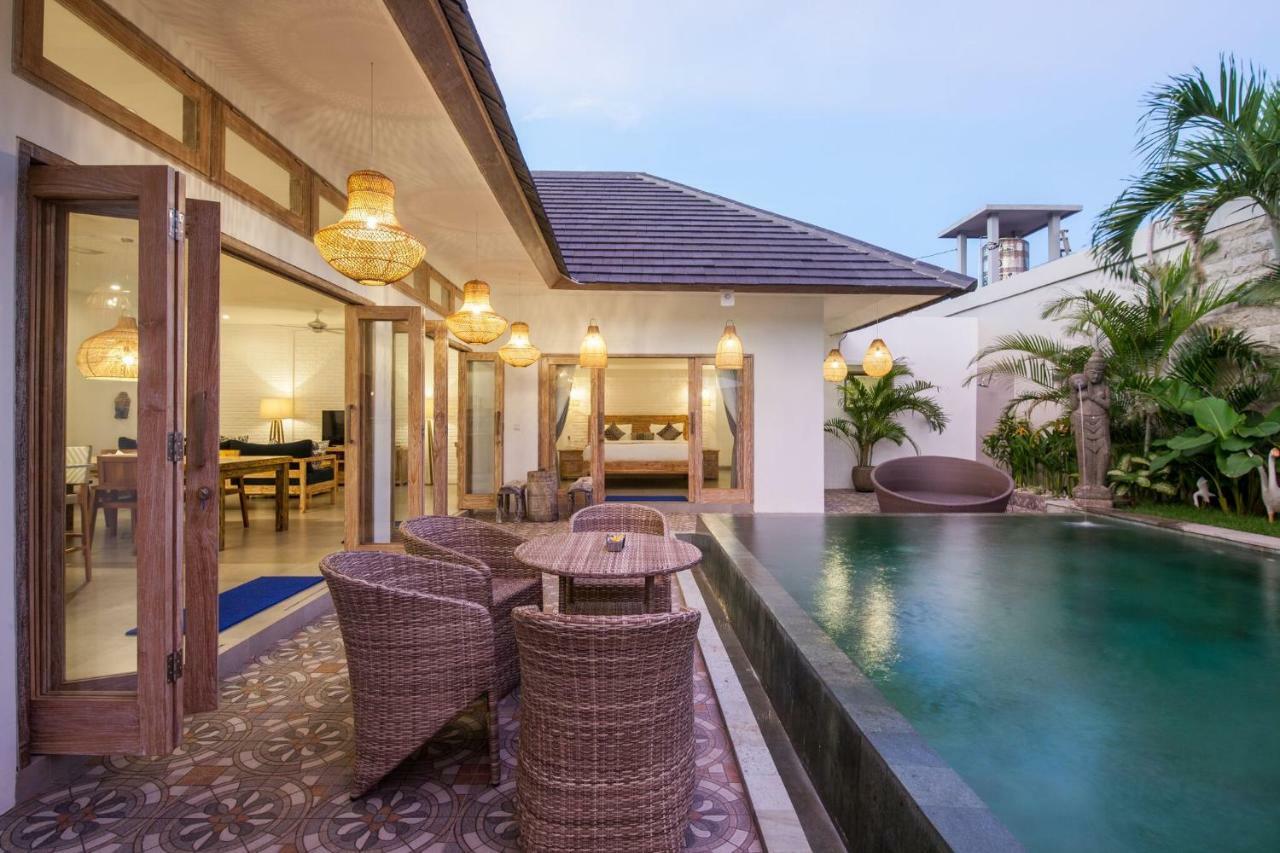 סמיניאק Ambermoon Villas מראה חיצוני תמונה