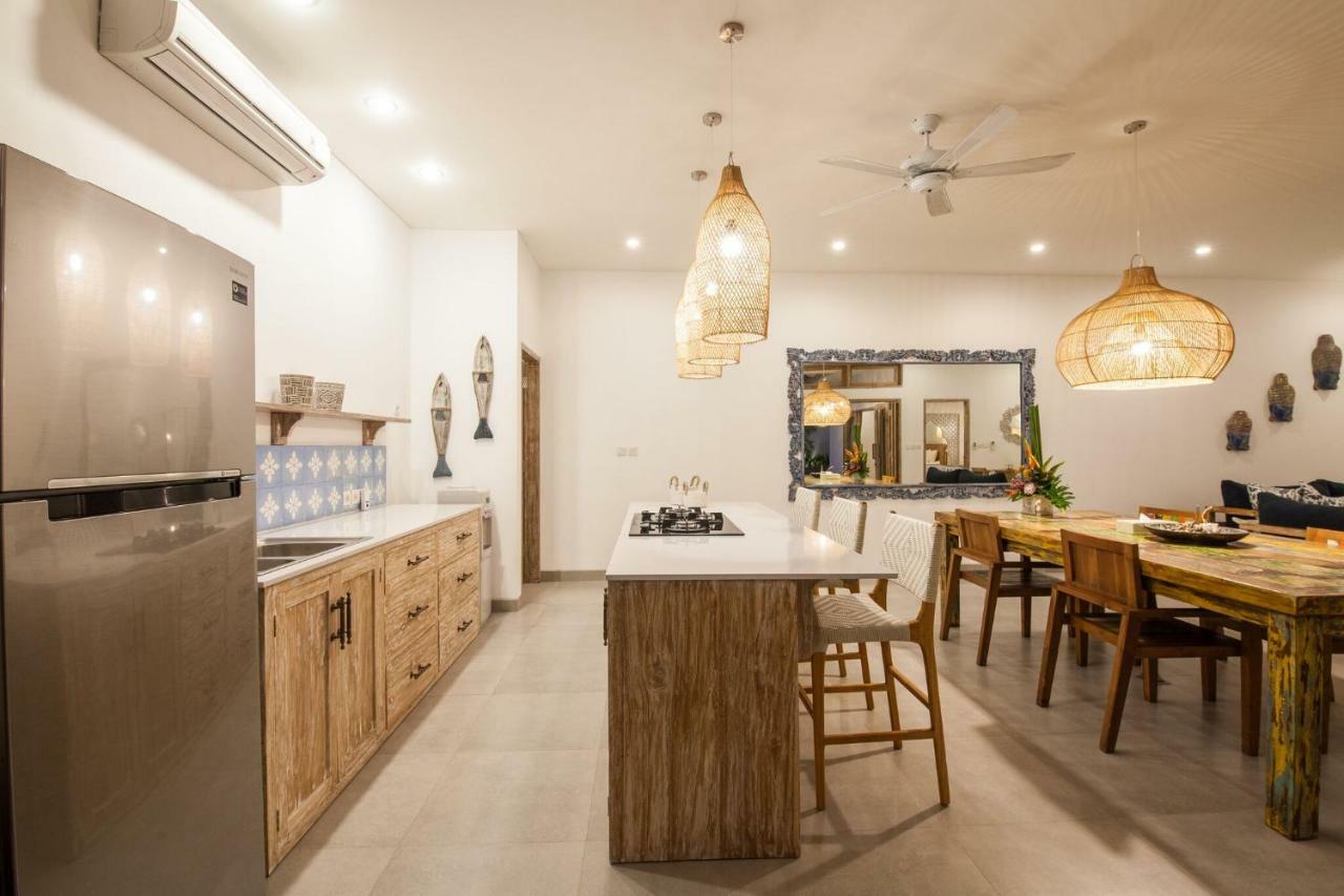 סמיניאק Ambermoon Villas מראה חיצוני תמונה
