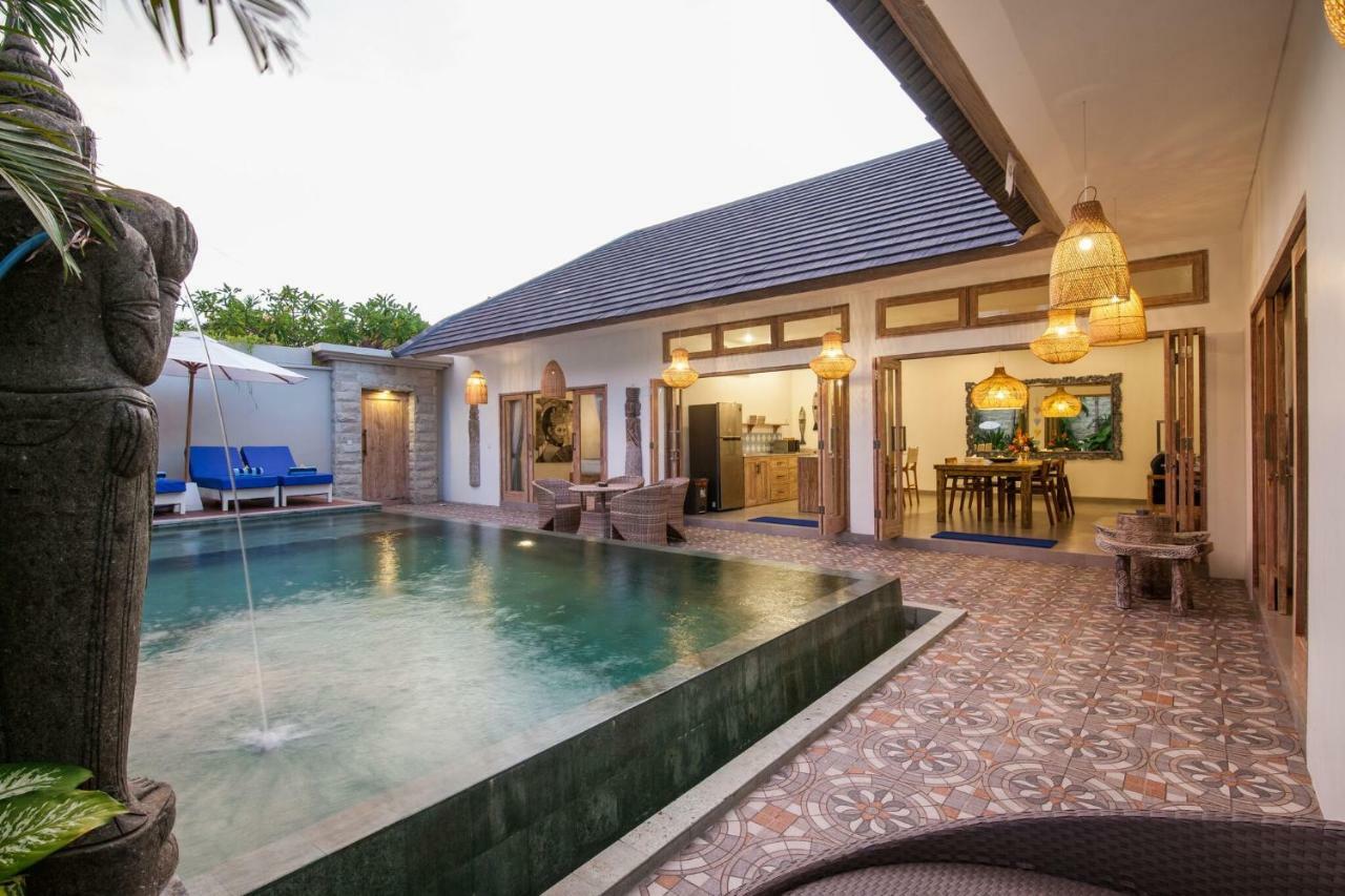 סמיניאק Ambermoon Villas מראה חיצוני תמונה